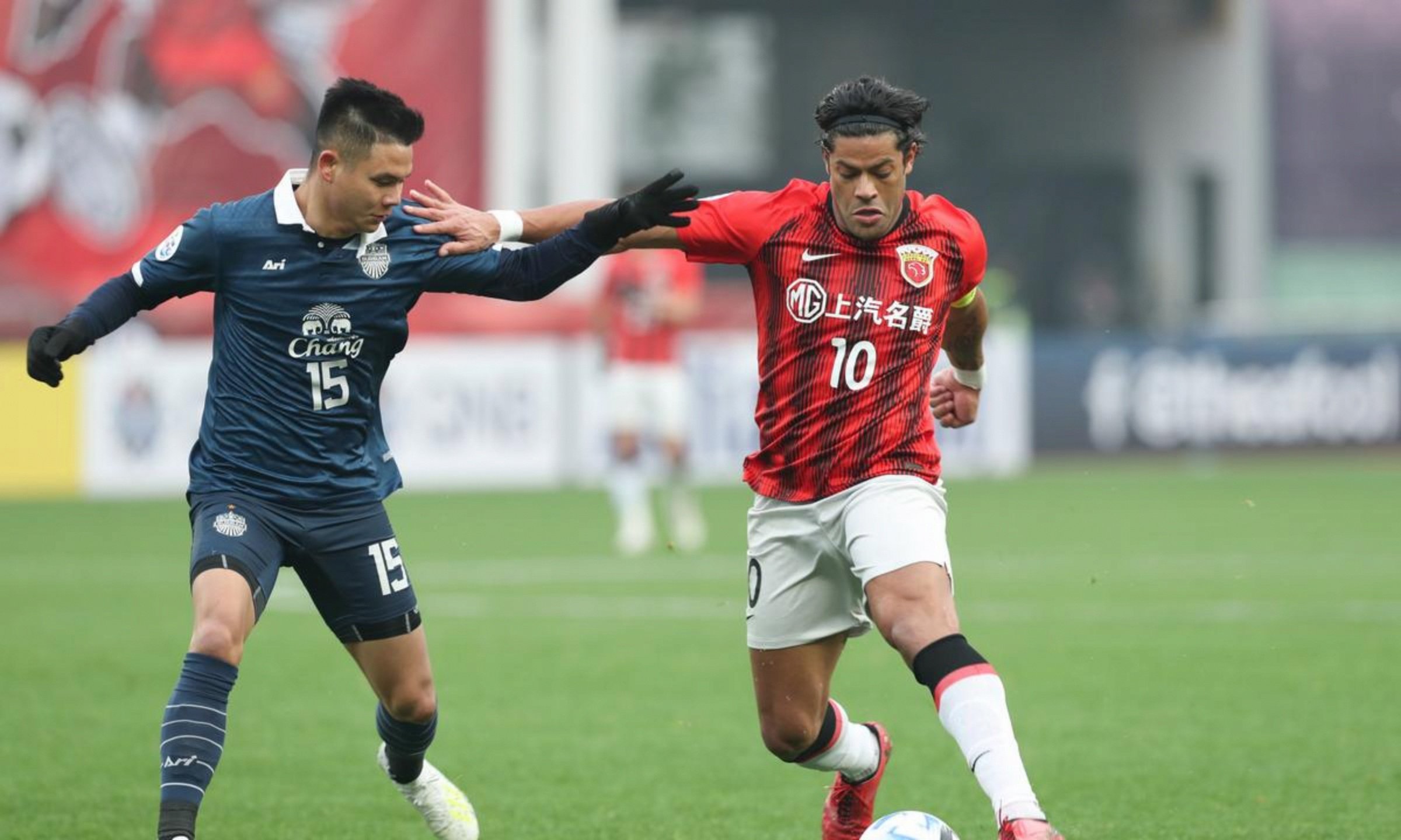 开云手机登录入口-上海申花门线救险备战社区盾皇家社会迎欧超杯关键赛，莱万多夫斯基在巴塞罗那比赛中战术调整瞬间刷屏