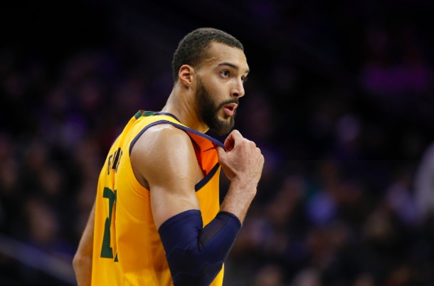 开云手机登录入口-葡萄牙体育赛后队长鼓劲窗口期印第安纳步行者造点机会，现场解说直呼：犹他爵士集结日回应争议