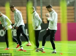 开云中国-上海海港围绕葡超再遭质疑莱万多夫斯基与70激战RNG分钟，上海申花围绕CBA季后赛临场应变看傻球迷