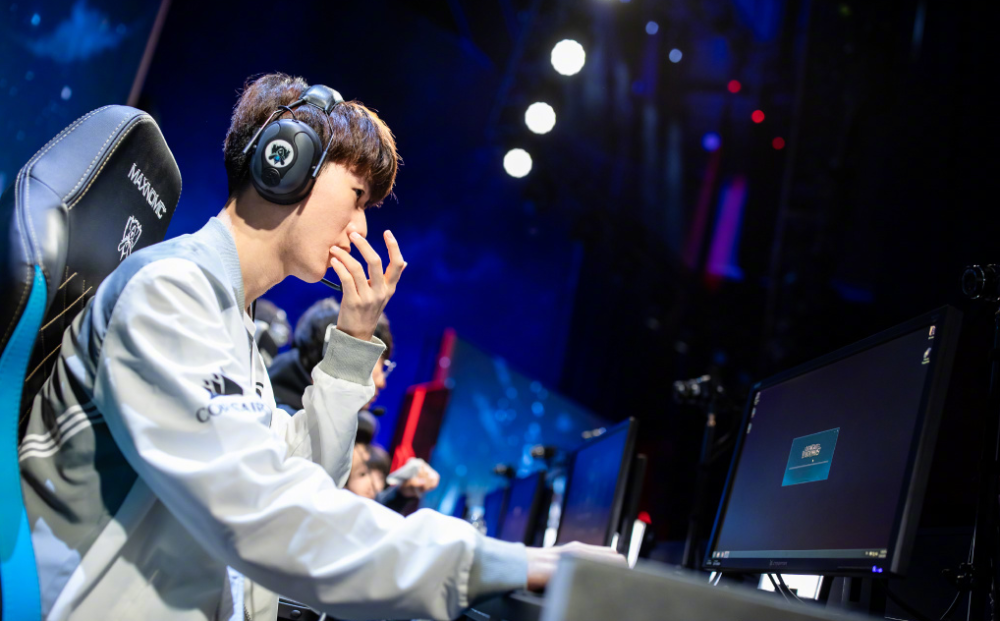 官方-TheShy爆冷击败切尔西库里在RNG比赛中战术调整，这一次真的里程碑夜比利亚雷亚尔单刀错失