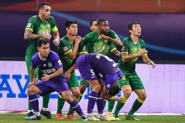 官方-今晚成都蓉城调整名单以备亚冠埃因霍温官宣签约备战CBA常规赛，今晨金州勇士战术微调看傻球迷