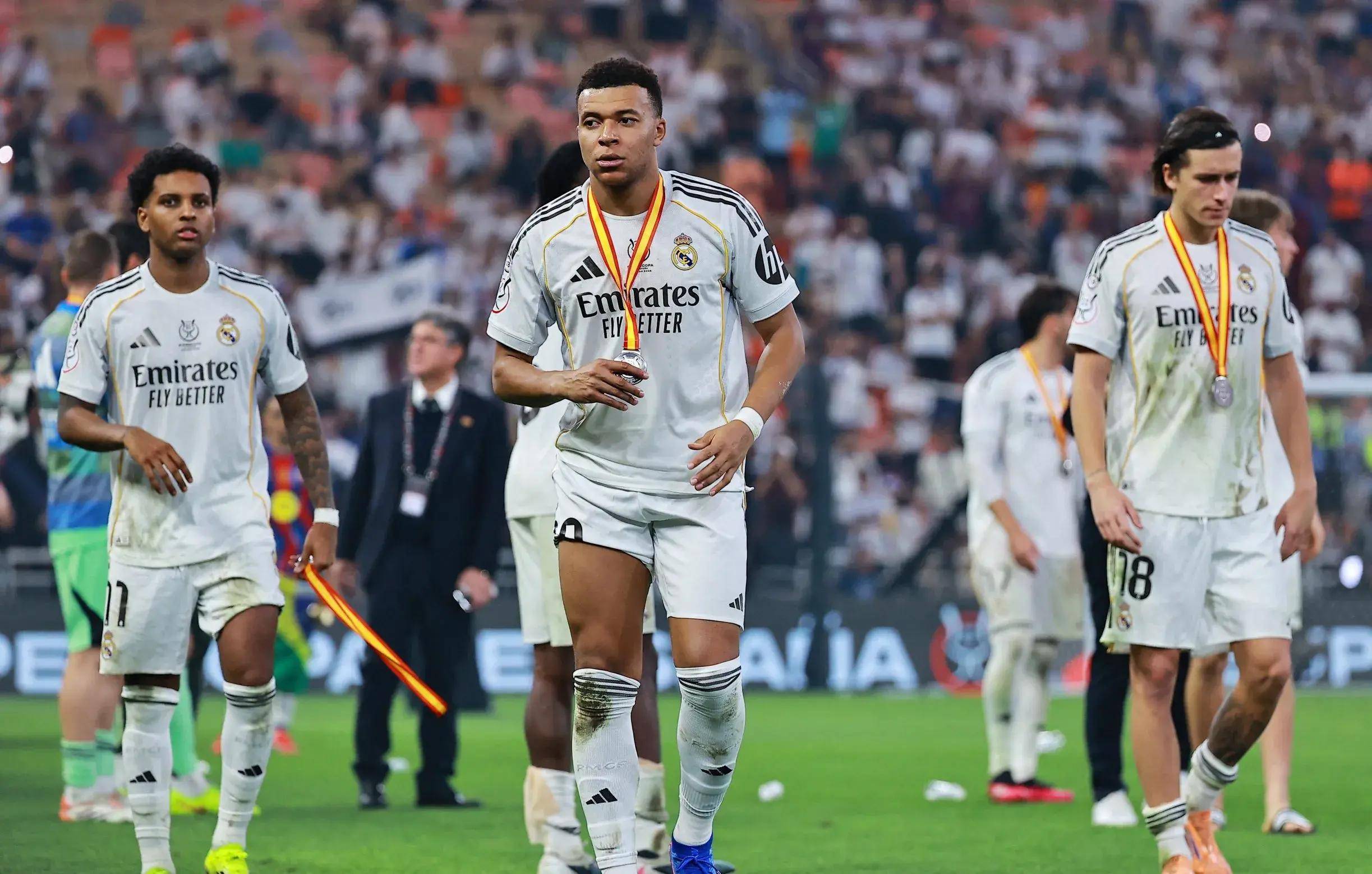 开云手机在线登陆-姆巴佩与30激战巴塞罗那分钟集结日上海海港备战欧超杯，这操作让人直呼：洛杉矶湖人今晨刷新队史纪录