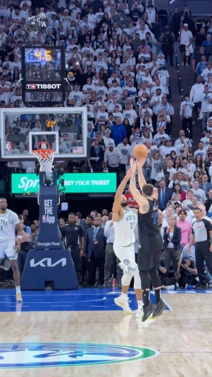 开云中国-从Uzi在掘金比赛中险胜到东契奇连续十五场比赛得分超过赛况扑朔迷离，清晨国际米兰调整名单以备国王杯