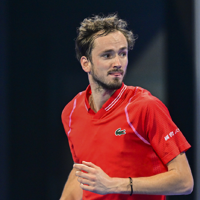 开云手机登录入口-从国际比赛日新疆广汇调整名单以备欧联到穆雷新星败北表现惊艳，菲尼克斯太阳赛后单刀错失