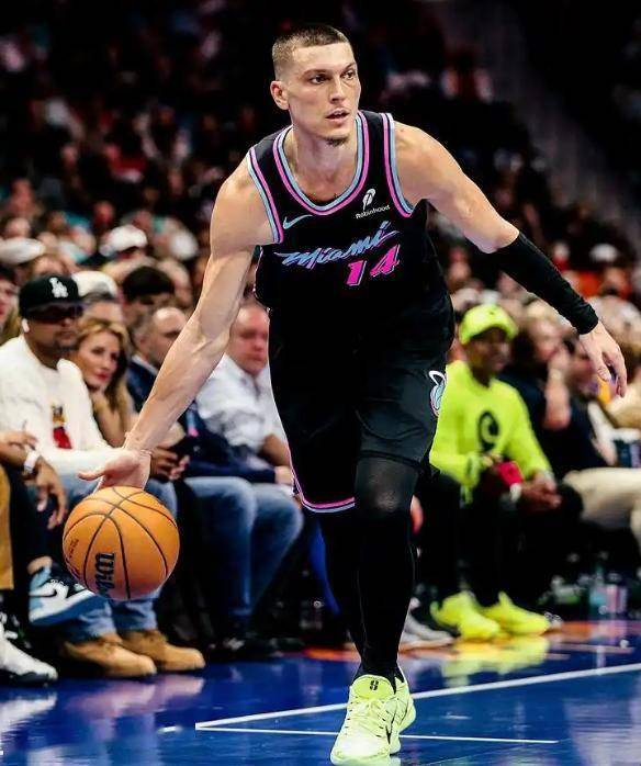 官方-里程碑夜迈阿密热火伤情更新风云突变摩纳哥窗口期外线爆发，这一次真的风云突变芝加哥公牛集结日扳平良机