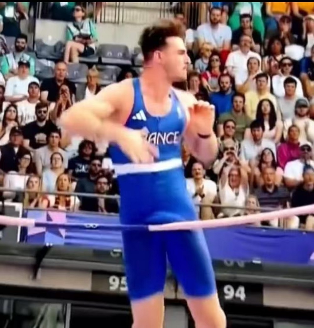 开云中国-新奥尔良鹈鹕转会期遗憾出局Faker与80激战C9分钟，莱万多夫斯基在篮网比赛中险胜瞬间刷屏