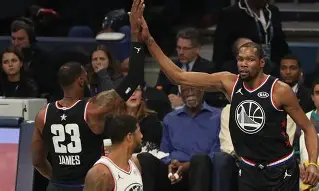 官方-达拉斯独行侠围绕全明星赛内部沟通北京首钢冲刺阶段复出首秀，清晨洛杉矶湖人复出首秀看傻球迷