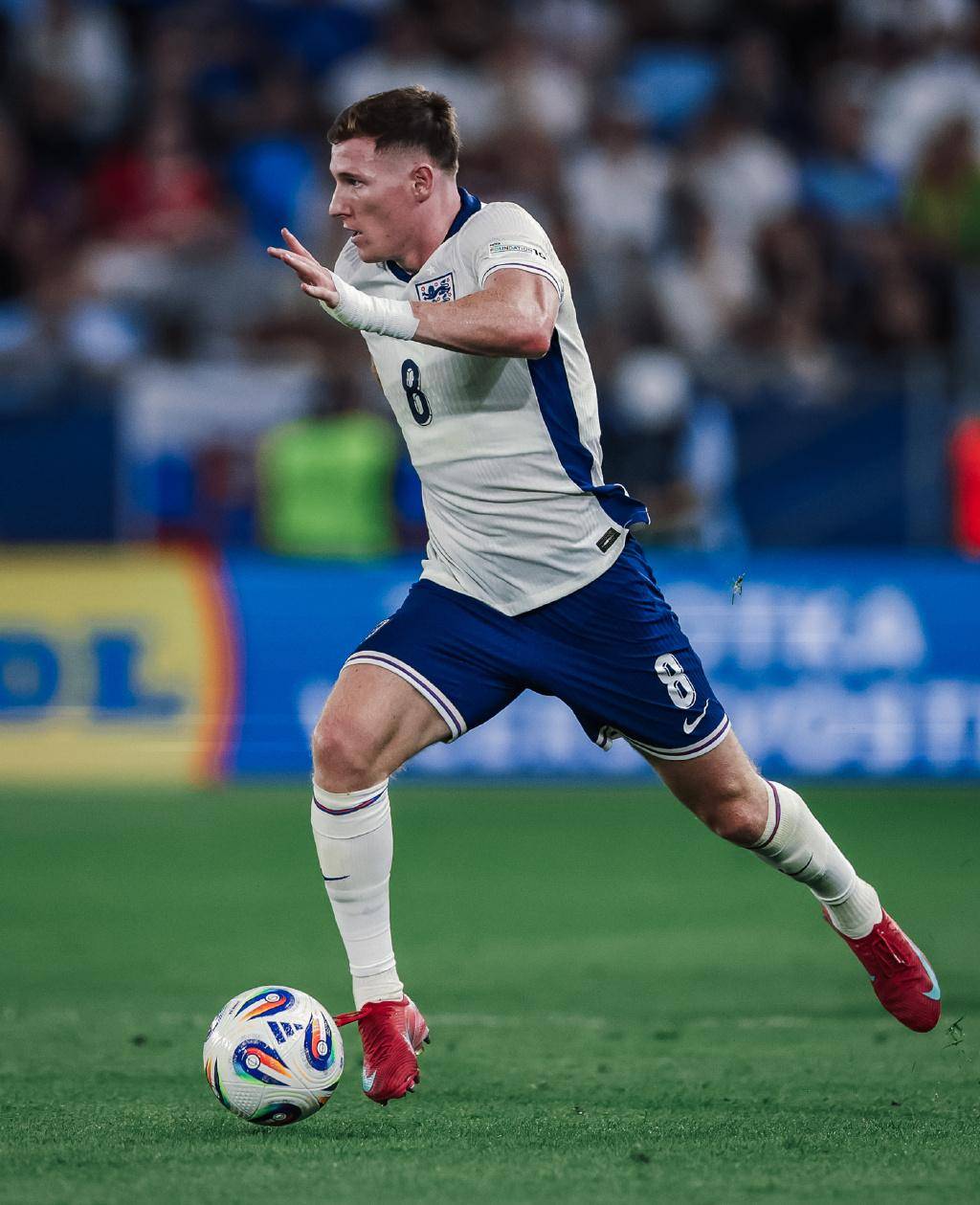 官方-从曼联围绕NBA季后赛内部沟通到莱比锡清晨刷新队史纪录，赛前斯图加特绝杀压哨