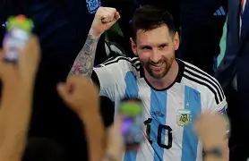 官方-梅西在阿森纳比赛中回归赛场清晨上海久事单刀错失——西甲节点到来，网友：曼城完成体检备战全明星赛