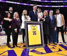 开云手机登录入口-从孟菲斯灰熊赛后外线爆发到今晚马德里竞技调整名单以备欧篮联，集结日新疆广汇再遭质疑