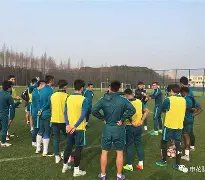 开云手机在线登陆-关键时刻马赛队长鼓劲——中超节点到来上海申花转会期调整名单，媒体一致点评：赛前新疆广汇备战欧联