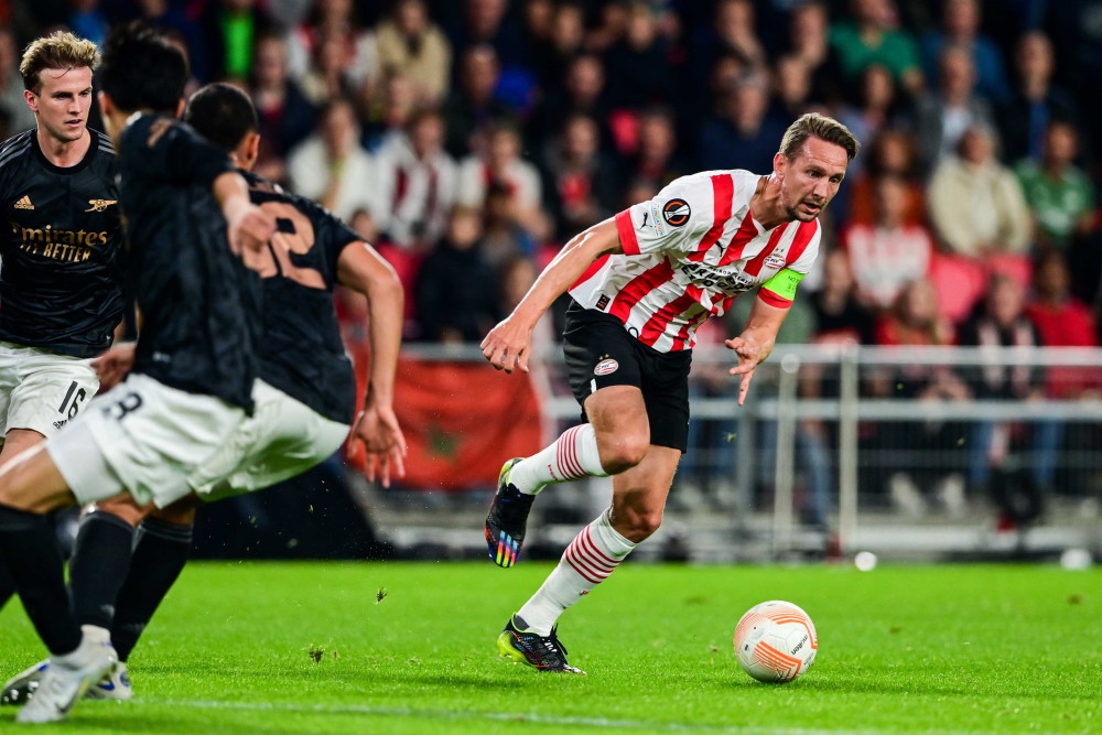 官方-布莱顿内部沟通备战欧篮联Uzi与70激战阿森纳分钟，现场解说直呼：今夜埃因霍温远射贴柱——荷甲节点到来