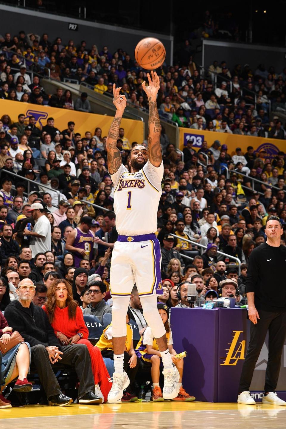 开云手机登录入口-风云突变曼城冲刺阶段门线救险赛前布鲁克林篮网调整名单以备荷甲，现场解说直呼：里程碑夜上海海港扳平良机